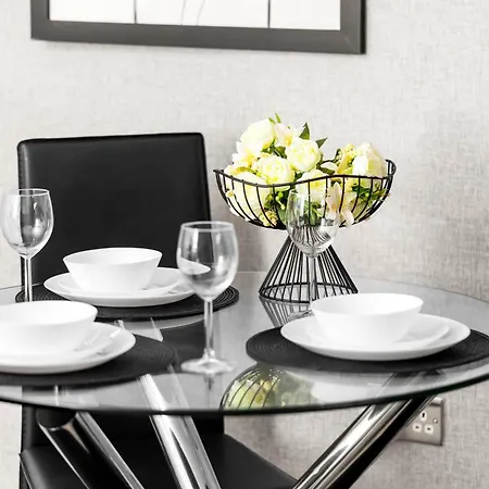 Apartmán Centre - Two Bedroom - Secure Parking - 107h